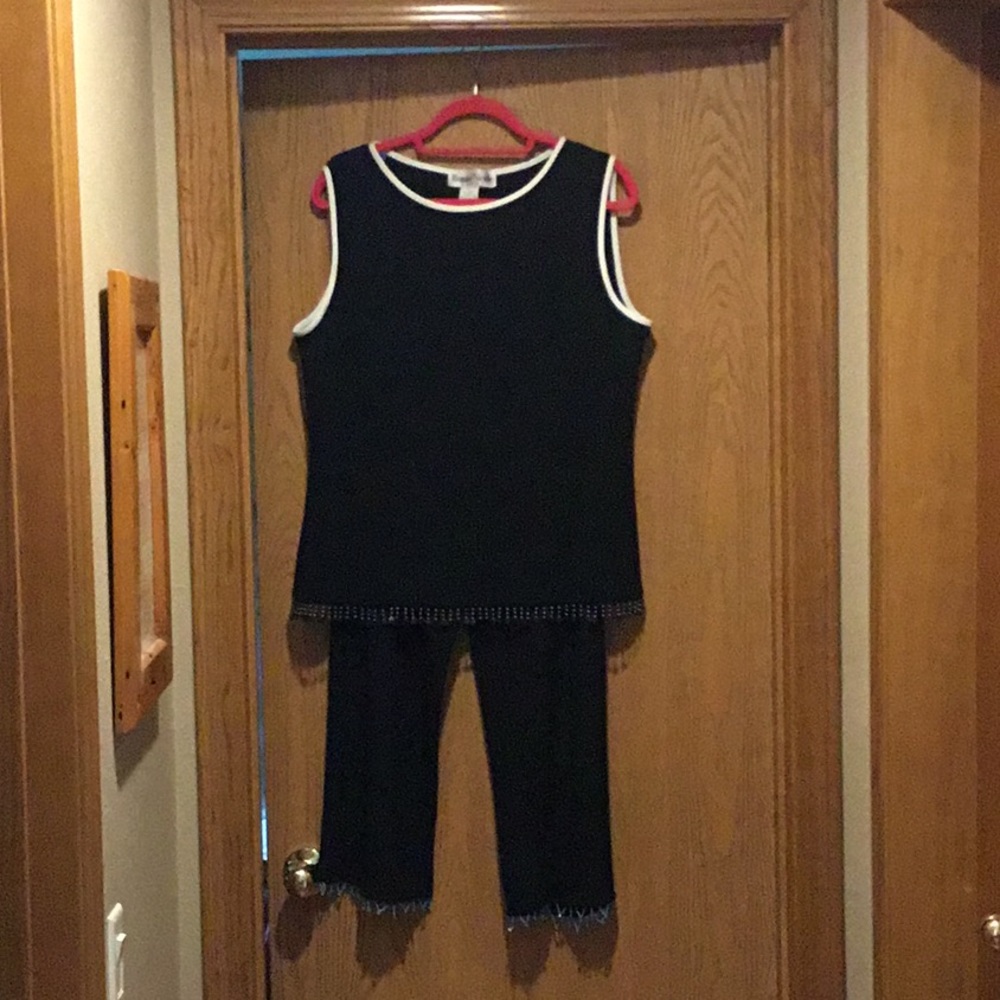 Black Capri Pant Suit